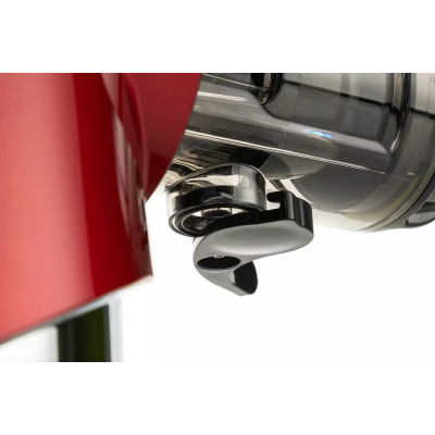 Pormenor da tampa de saída de sumo Sana 727 vermelha